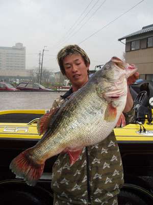 Big Japanese bass - Bassmaster