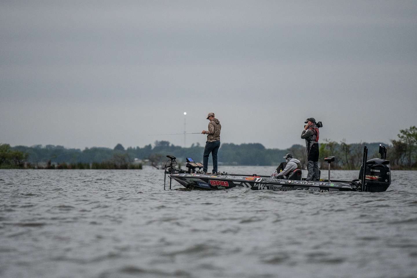 Day 1 leader Patrick Walters gets back to work in a big way on Day 2 of the Guaranteed Rate Bassmaster Elite at Lake Fork.