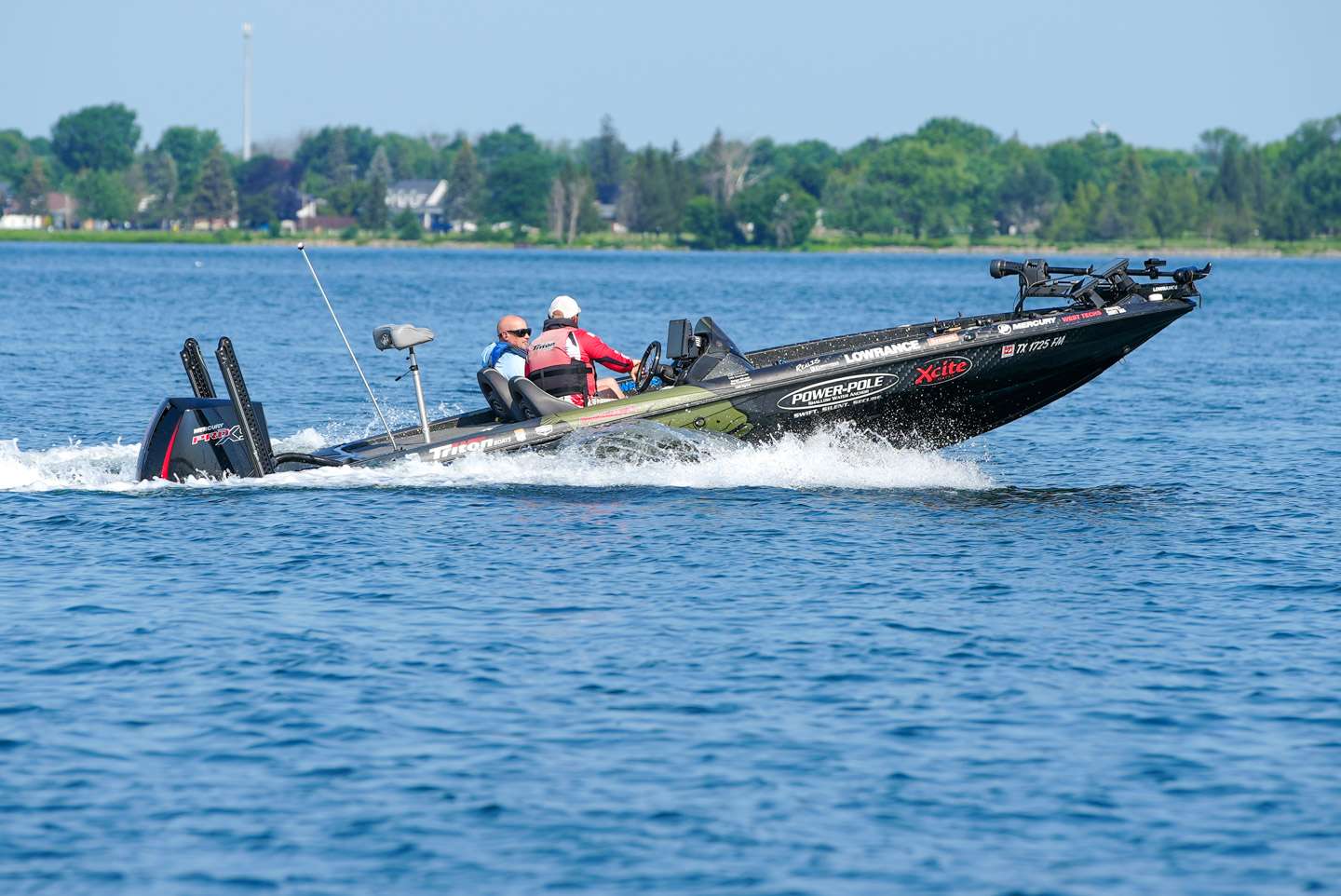 Early Elite action on the St. Lawrence Bassmaster