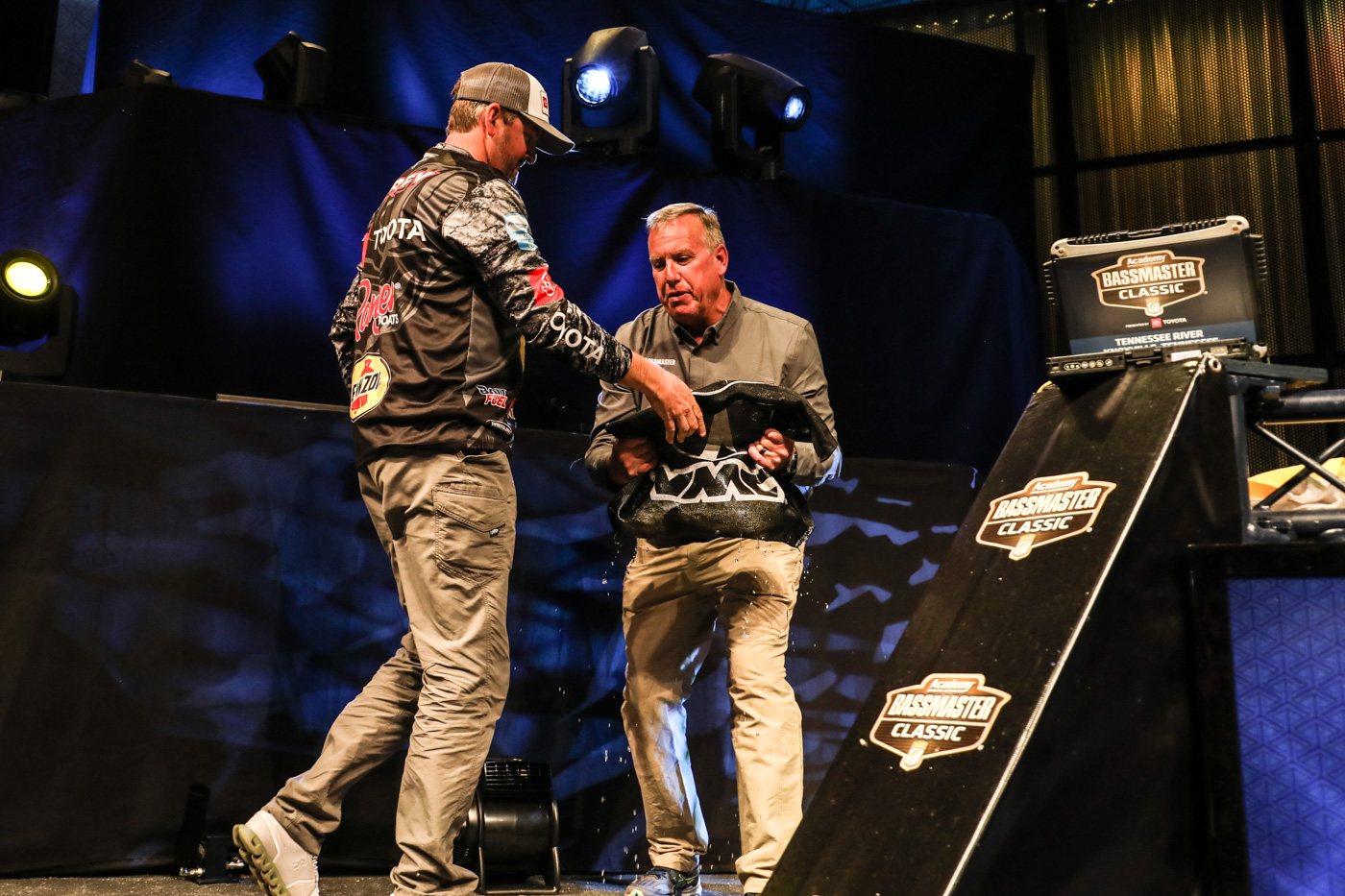 Classic Championship Sunday Weigh In Bassmaster 5133