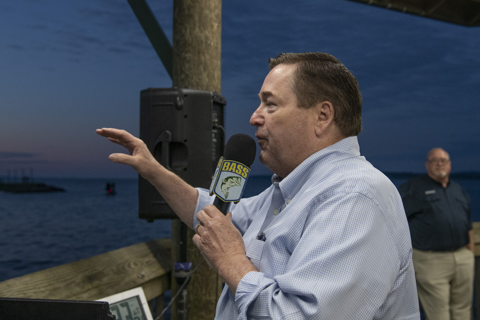 Lt. Governor Billy Nungesser greets Opens anglers ahead of takeoff at ...