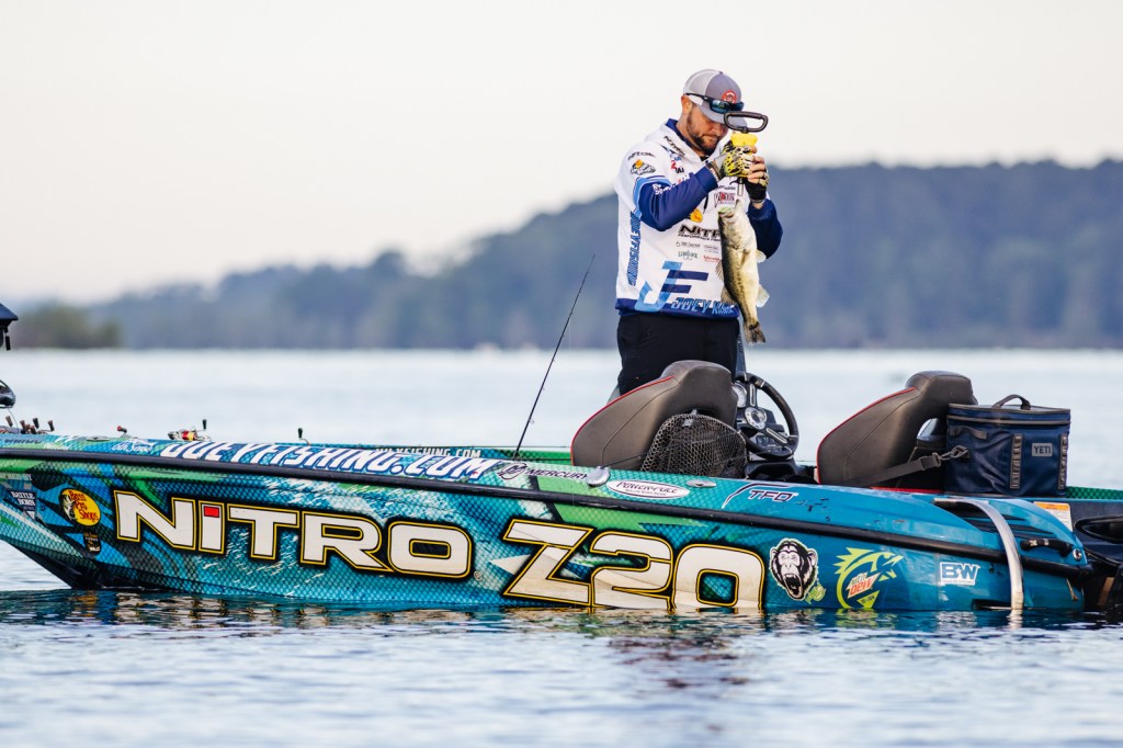 Early action at Toledo Bend Bassmaster