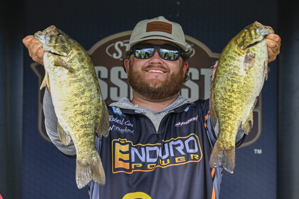 Opens profile: Gee lives to fish - Bassmaster