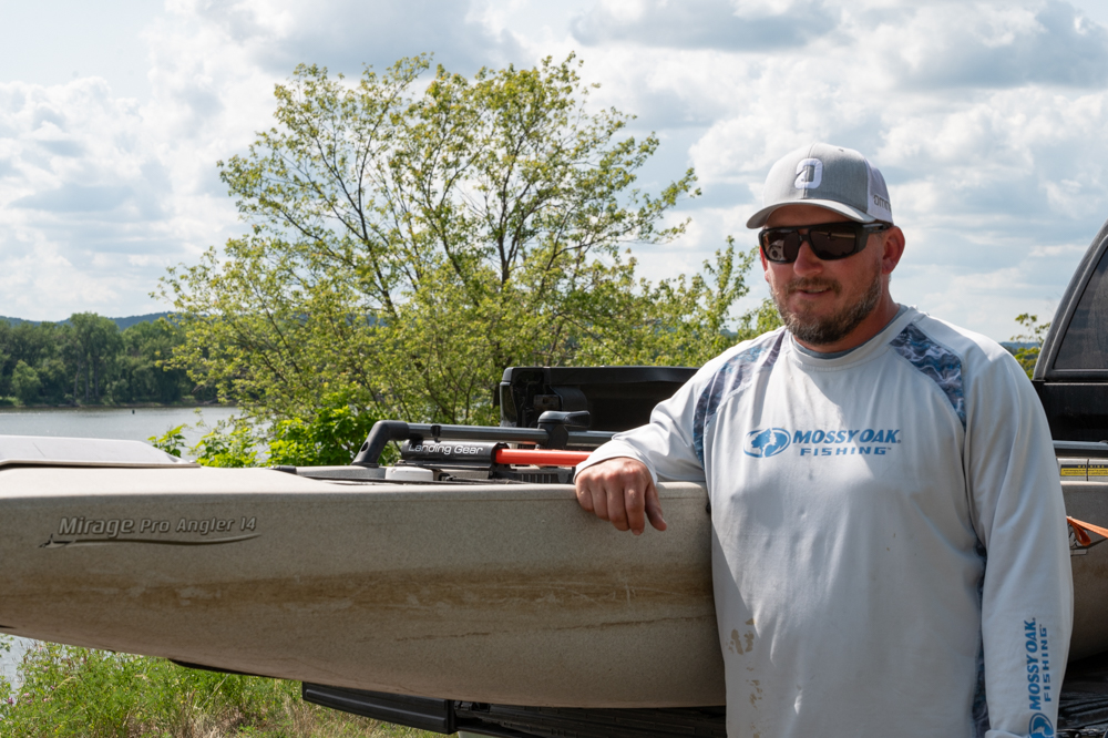 Gibbons finds magic spot to take lead in Bassmaster Kayak Series event