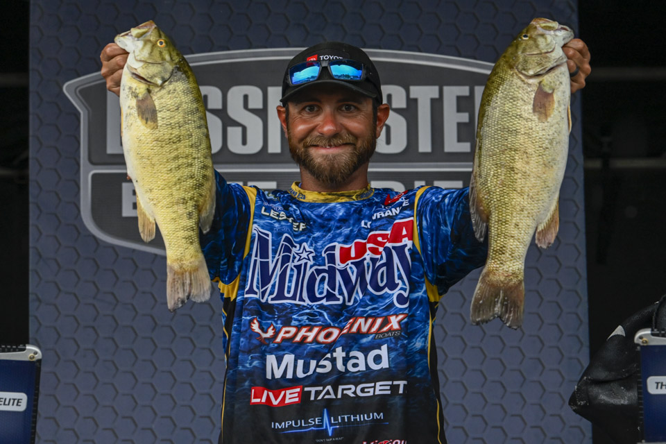 🚨Bassmaster AOY update🚨 @brandoncobbfishing is back on top by 1 point  with just 2 events to go‼️ #zoombait #bassmaster
