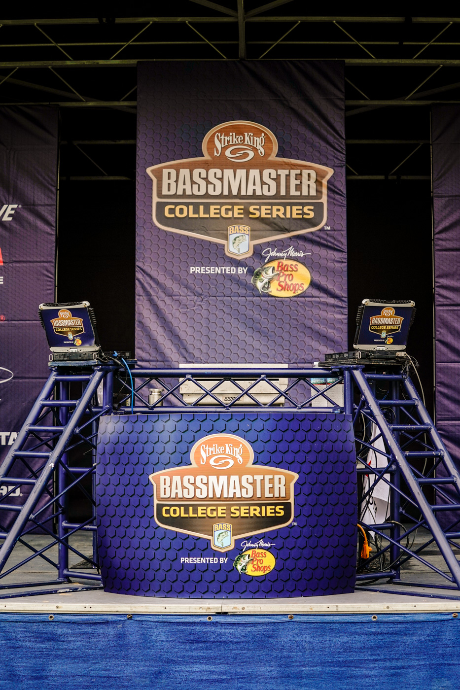 College Champ: Day 1 Weigh-in - Bassmaster