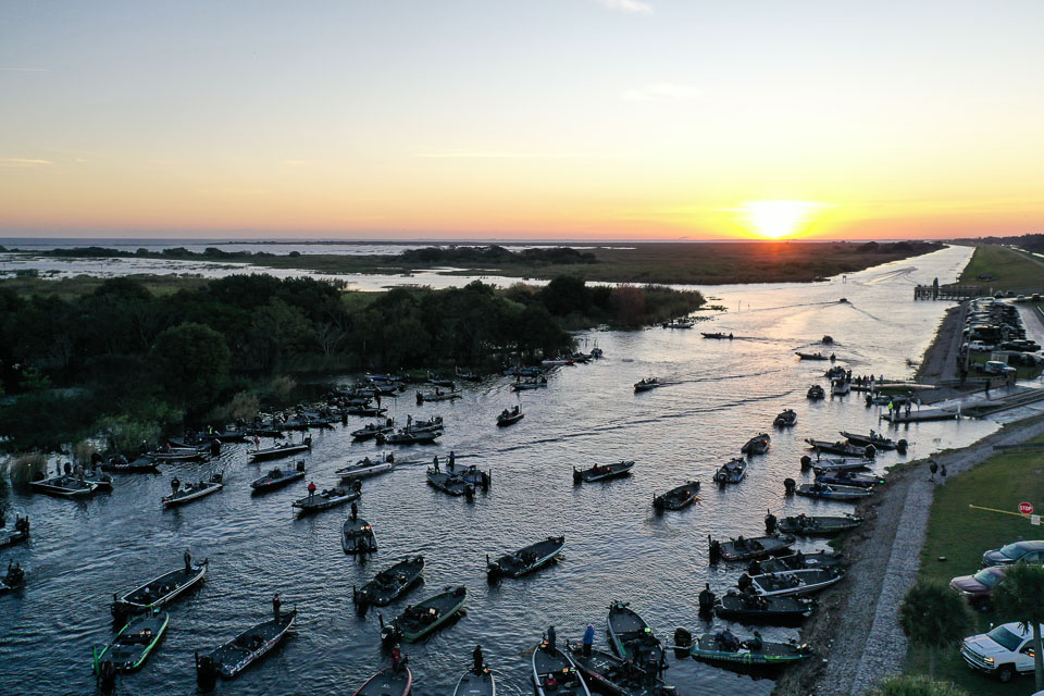 Okeechobee aerial Day 1 takeoff Bassmaster