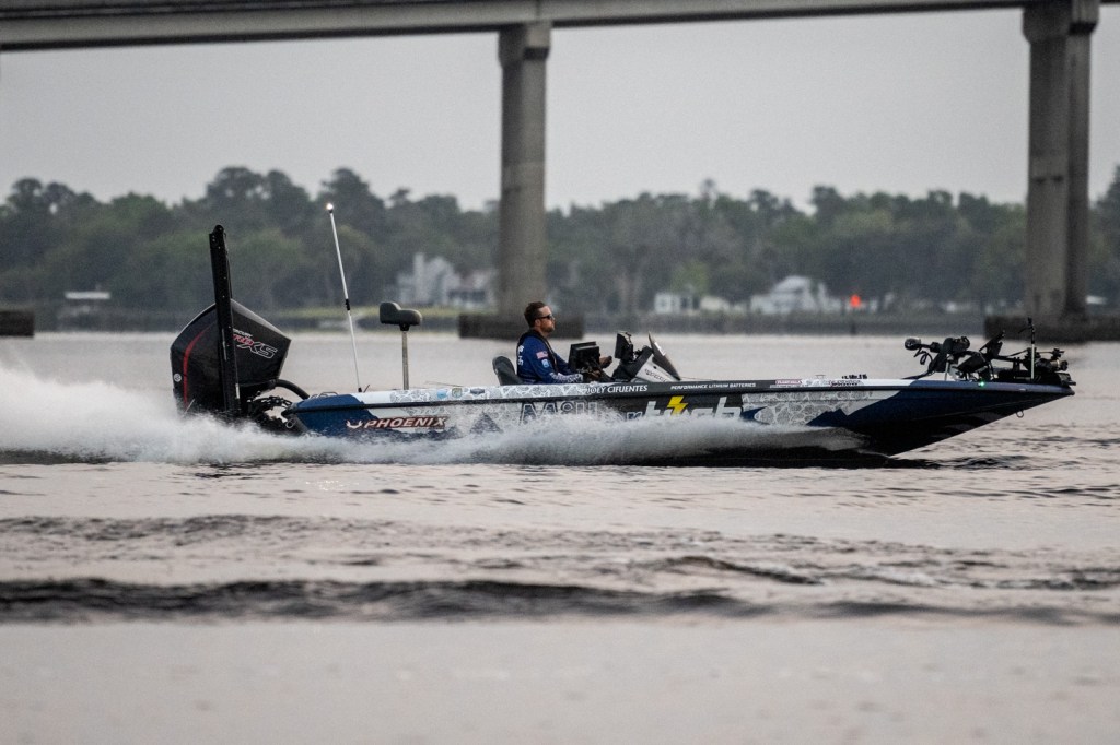 St. Johns River Runnin’ and gunnin’ Bassmaster